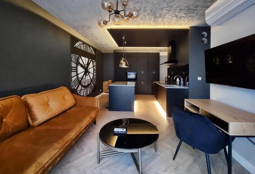 标准间, Silesia Apart