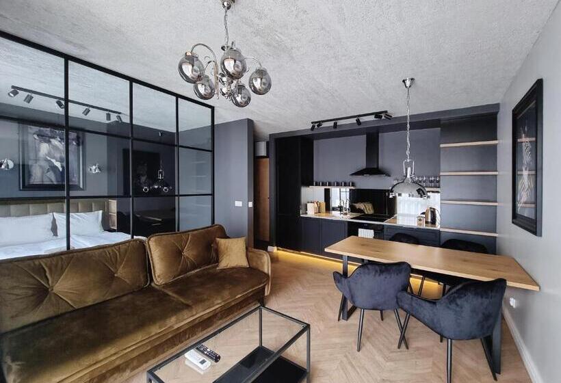 标准间, Silesia Apart