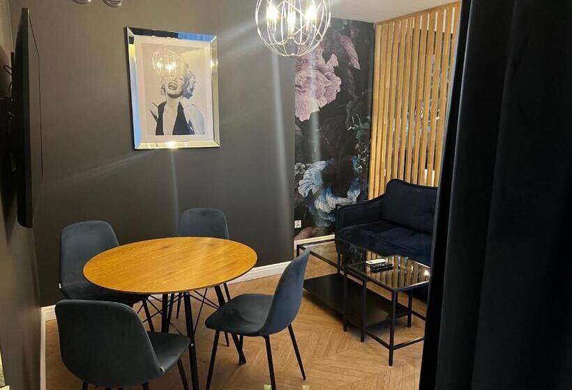 家庭套房, Silesia Apart