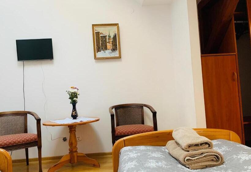 اتاق استاندارد, Kamienica Biała