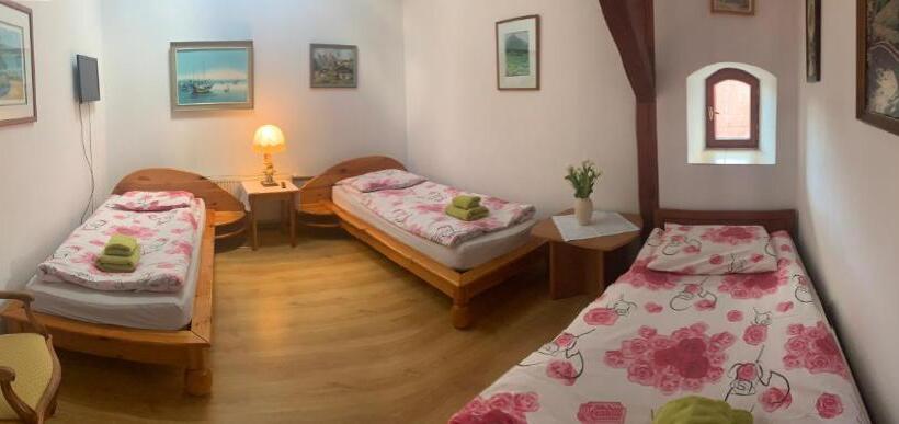 اتاق ساده سه نفره, Kamienica Biała