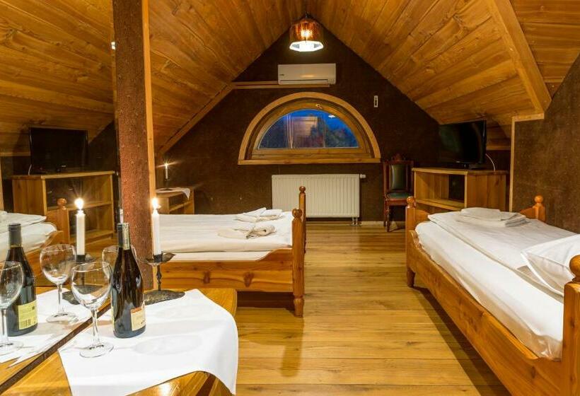 スタンダードルーム, Krakowiacy I Górale