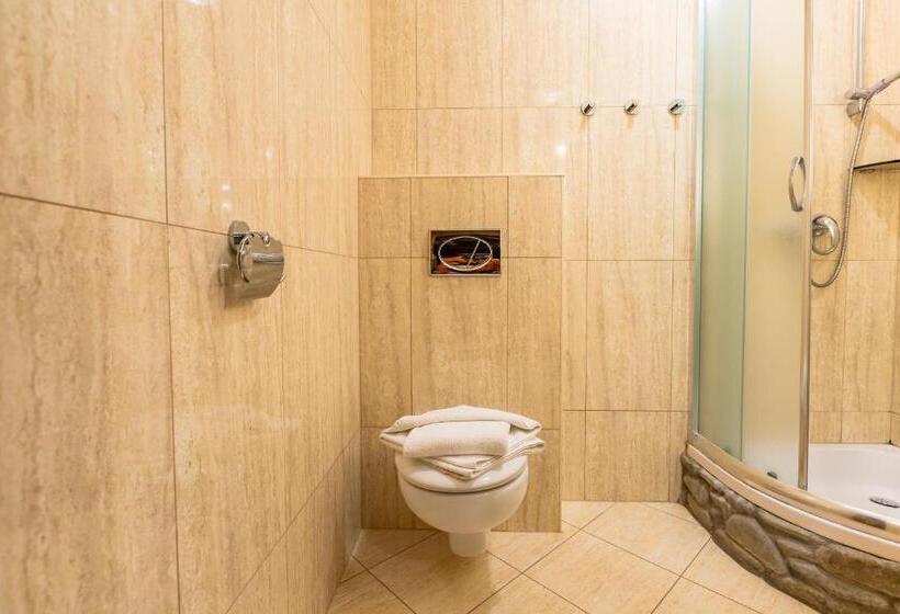 スタンダード４人部屋, Krakowiacy I Górale