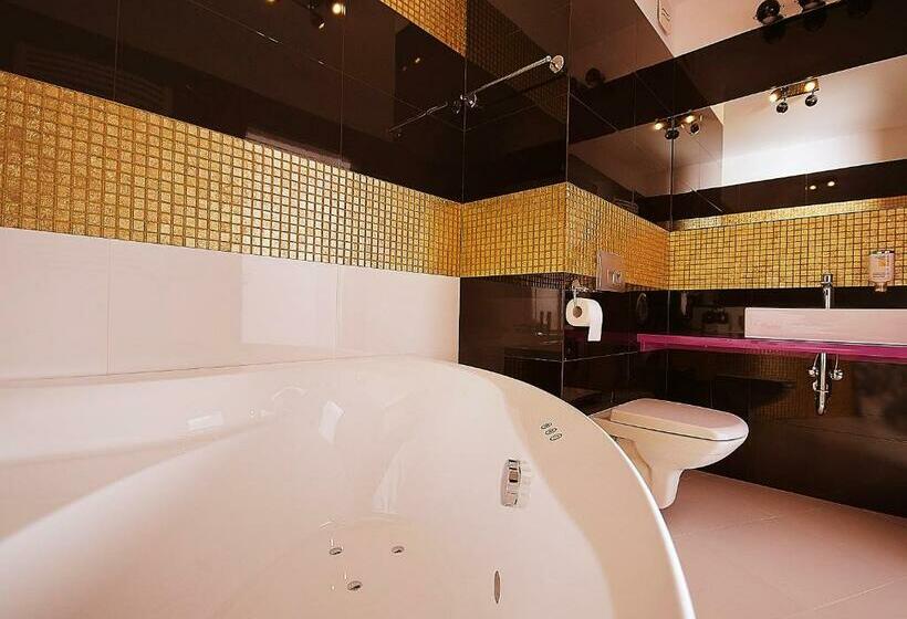 סוויטה, Zajazd Sebory