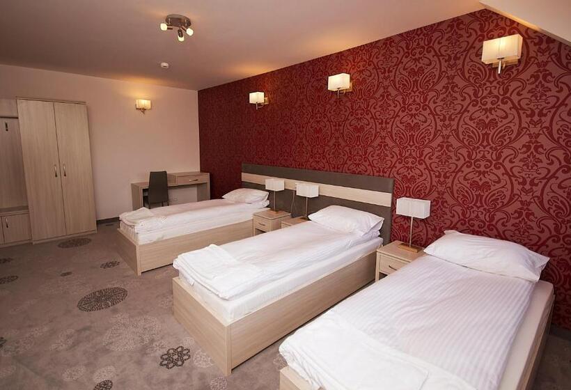 חדר סטנדרט לשלושה, Zajazd Sebory