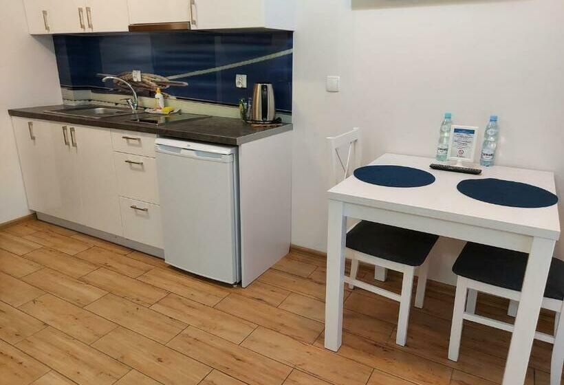 1 Bedroom Apartment Lake View, Apartamenty Kapitanskie