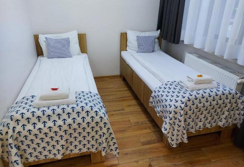 1 Bedroom Apartment Lake View, Apartamenty Kapitanskie