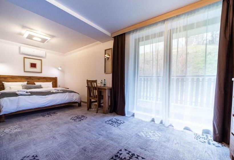 ファミリーステューディオ, Apartamenty Przy Hotelu żywieckim