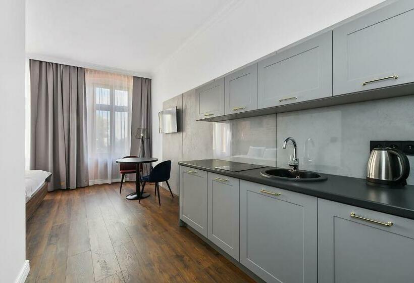 استودیوی سوپریور, Aparthotel Krzywa Kamienica