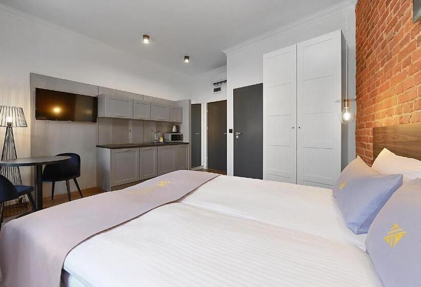 استودیوی سوپریور, Aparthotel Krzywa Kamienica