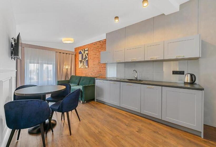 استودیوی لوکس, Aparthotel Krzywa Kamienica