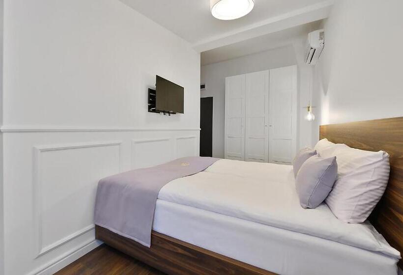 استودیوی لوکس, Aparthotel Krzywa Kamienica