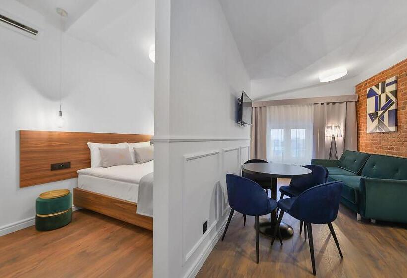 استودیوی لوکس, Aparthotel Krzywa Kamienica