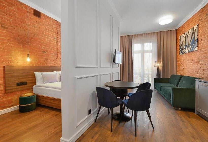 استودیوی لوکس, Aparthotel Krzywa Kamienica
