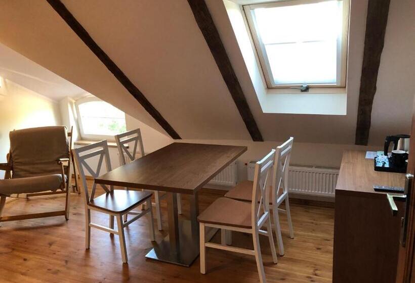 استودیوی استاندارد, Gościniec Król Sielaw