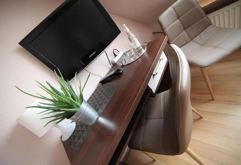 اتاق استاندارد, Mansarda Noclegi