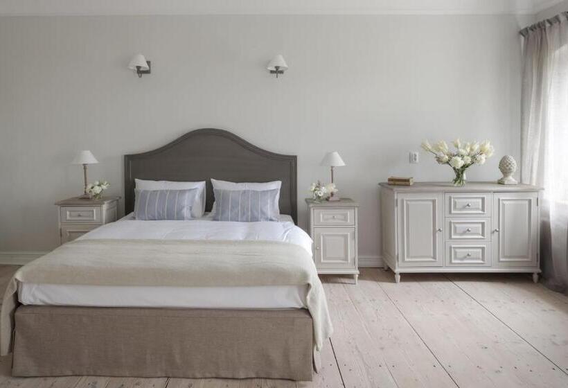 اتاق لوکس خانوادگی, Pałac Kamieniec