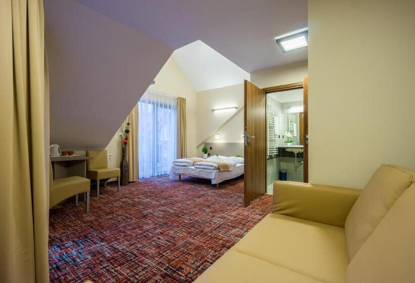 Семейный Номер, Pensjonat Kanion