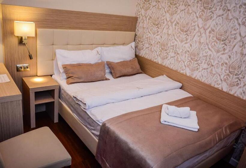 اتاق استاندارد یک نفره, Willa Anna