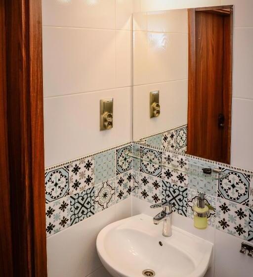 اتاق استاندارد یک نفره, Willa Anna