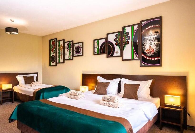 חדר סטנדרט לשלושה, Willa Szafran