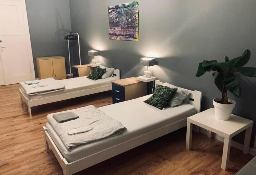 共用房间的床, Chilli Hostel