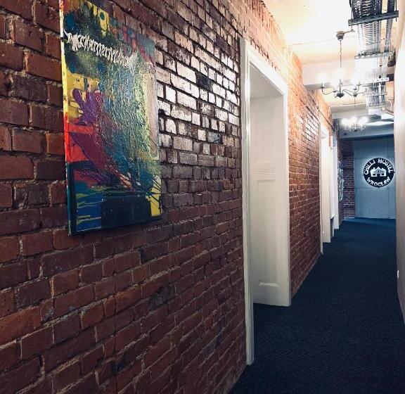 标准间, Chilli Hostel