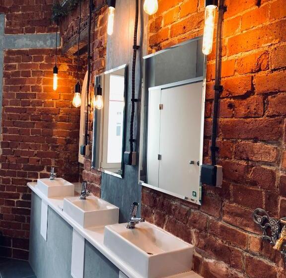 Quarto Triplo Estandar, Chilli Hostel