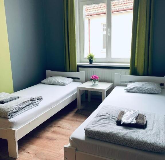 Quarto Estandar Banheiro Compartilhado, Chilli Hostel