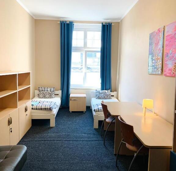 Quarto Triplo Estandar, Chilli Hostel