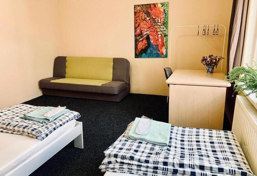 豪华房间, Chilli Hostel
