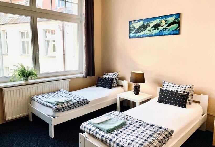 اتاق لوکس, Chilli Hostel