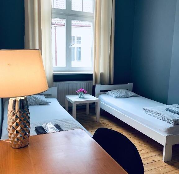 Quarto Estandar Banheiro Compartilhado, Chilli Hostel