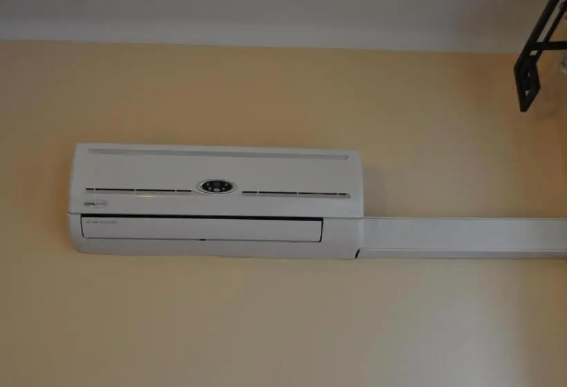 Standard Yhden Hengen Huone, Rynkowy