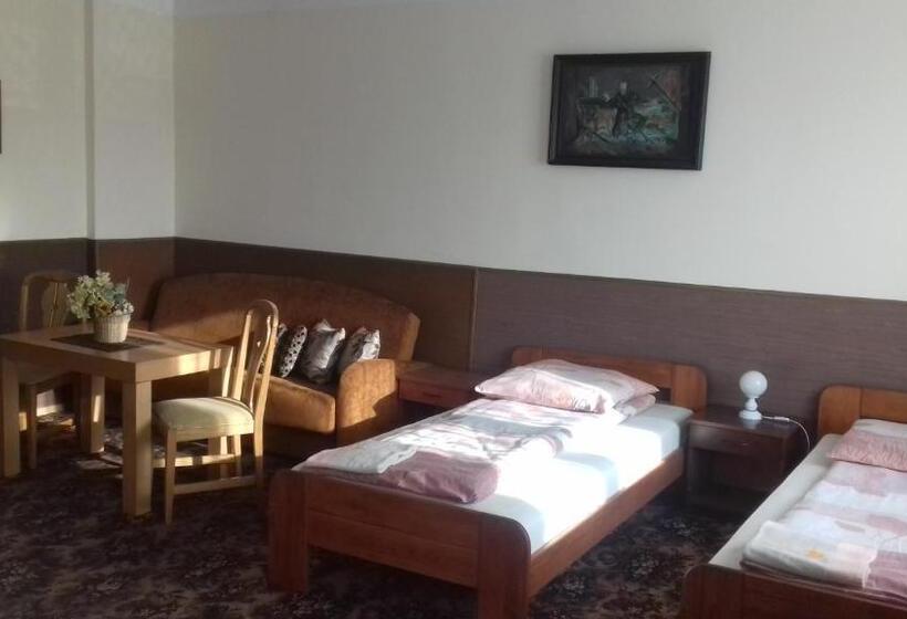 اتاق استاندارد چهار تخته, Hostel Jax