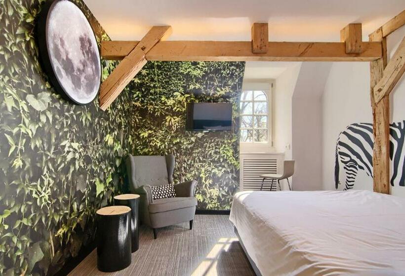 غرفة قياسية, Pałac Pakosław