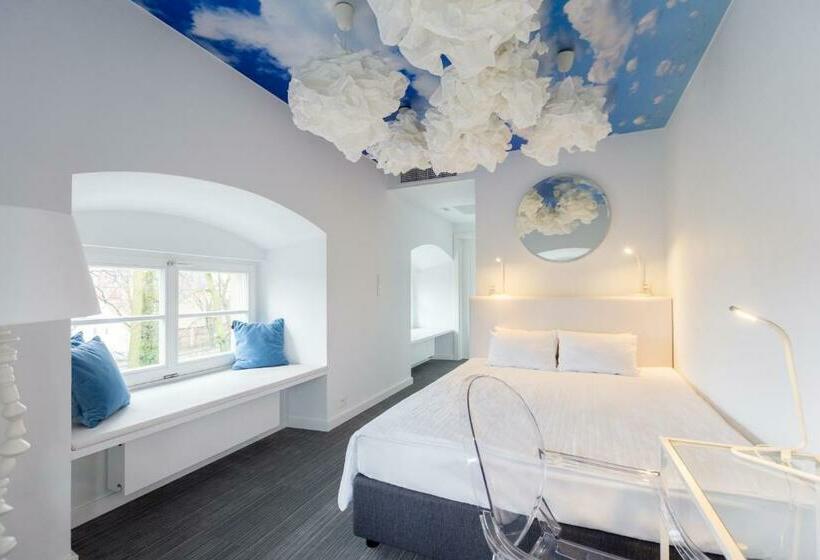 غرفة قياسية, Pałac Pakosław