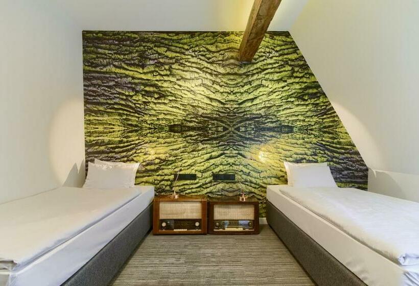 غرفة قياسية, Pałac Pakosław