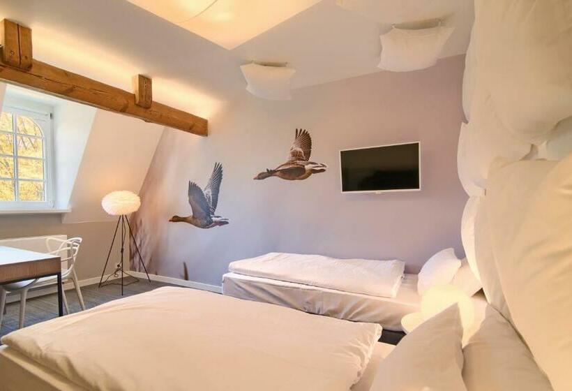 غرفة قياسية, Pałac Pakosław