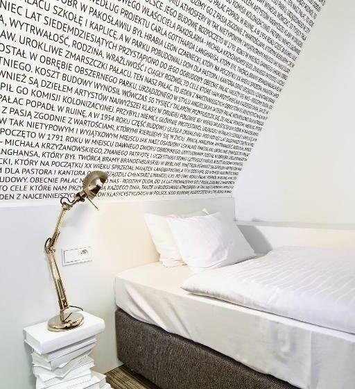 غرفة قياسية, Pałac Pakosław