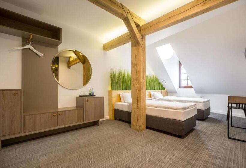 غرفة قياسية, Pałac Pakosław