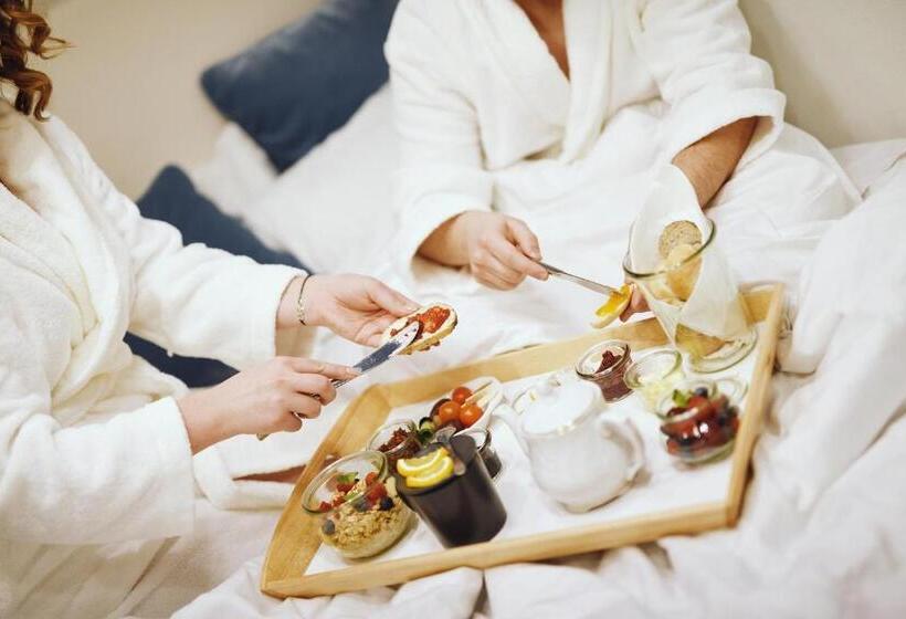 إستوديو قياسى, Pałac Pakosław