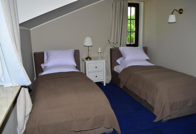اتاق سوپریور چهار تخته, Szafirowy Dwór Hotel & Restauracja