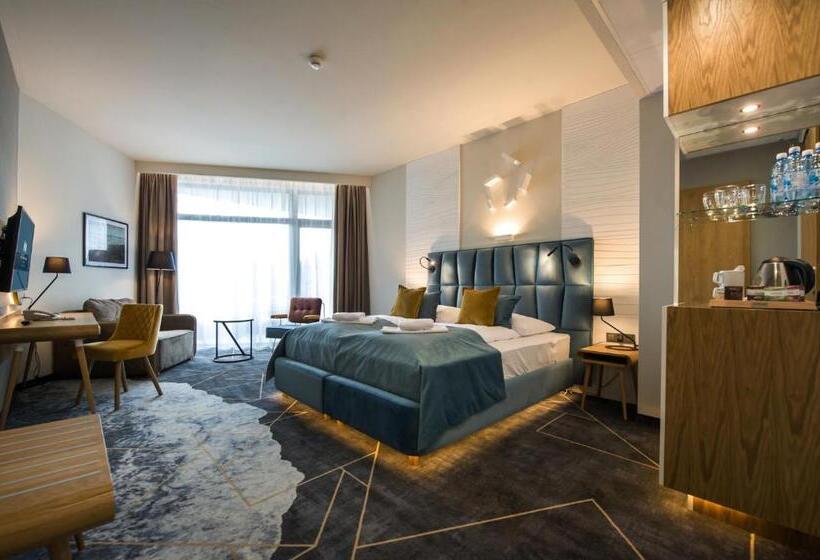 Семейный Номер, Zalewski