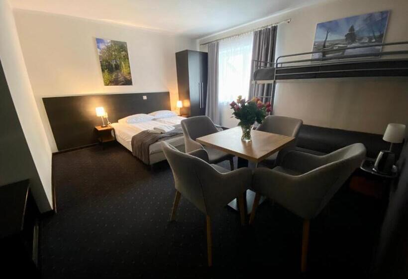 اتاق استاندارد چهار تخته, Willa Luiza