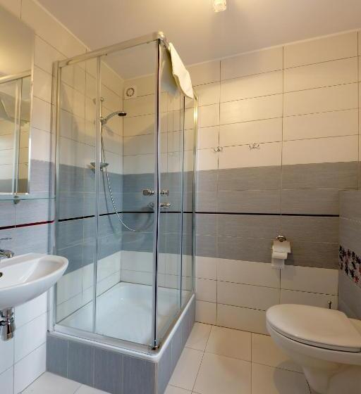 اتاق استاندارد سه نفره, Willa Luiza