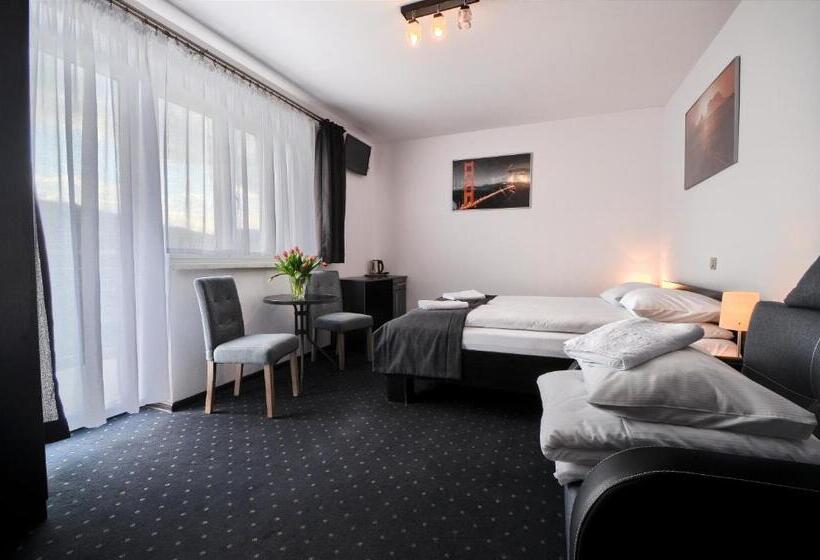 اتاق استاندارد سه نفره, Willa Luiza