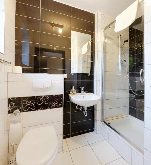 اتاق استاندارد سه نفره, Willa Luiza