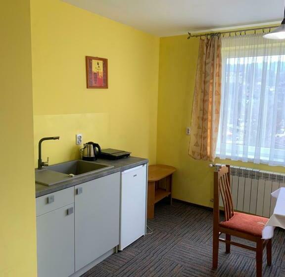 اتاق استاندارد سه نفره, Willa Mona