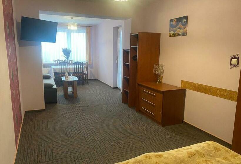 اتاق استاندارد سه نفره, Willa Mona